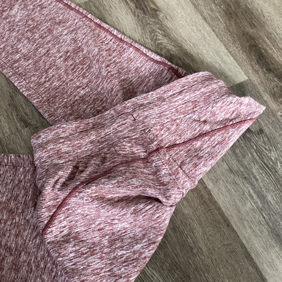 Two piece- Women’s size 4 lululemon jogger and hoodie -heathered maroon colour - Picture 10 of 11